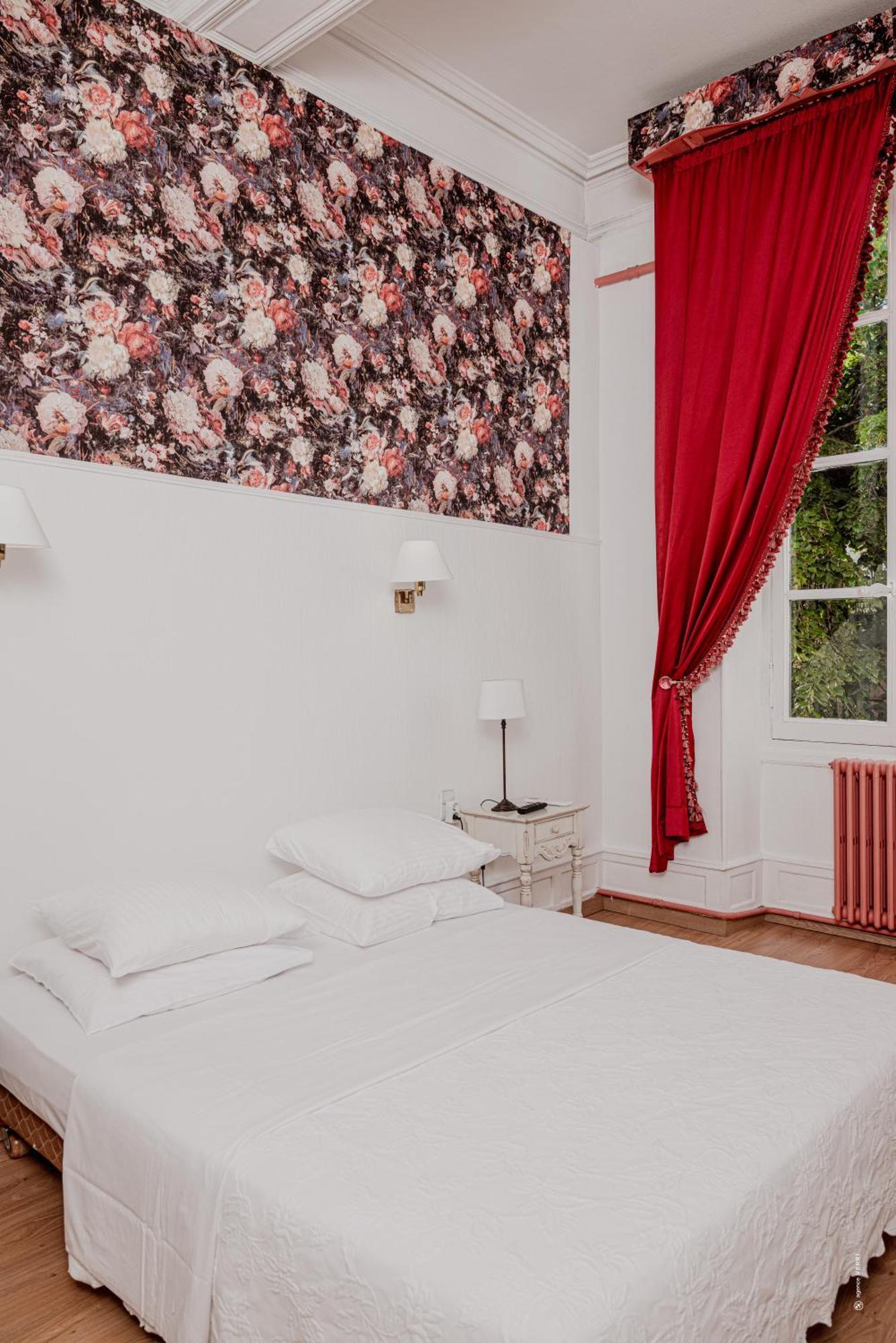 Hotel Moderne Et Pigeon Limoux Exterior photo