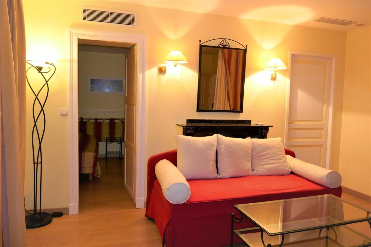Hotel Moderne Et Pigeon Limoux Exterior photo